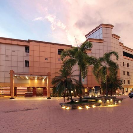 Hotel Kings Empire Kochi Exterior photo